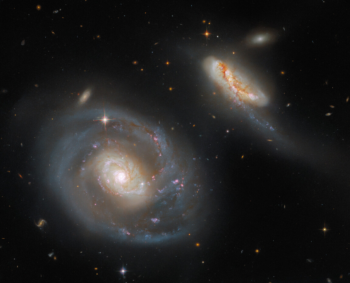 Hubble Space Telescope image of NGC 7469 and IC 5283